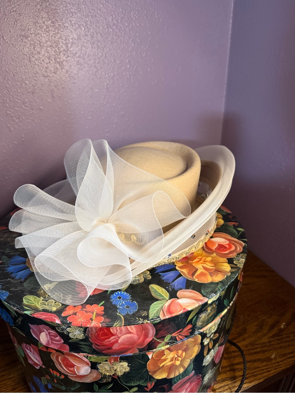 Vintage Gwenn Pennington Tan Wool Hat, Gold Sequin & Rhinestones, W/ Hat Box